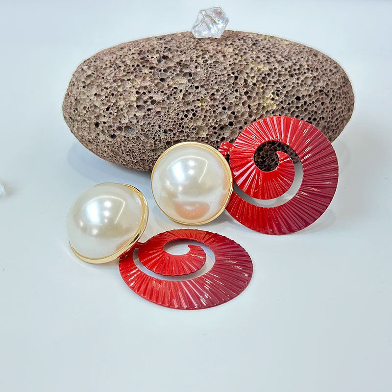 Fashionable gradient imitation snail earrings for women