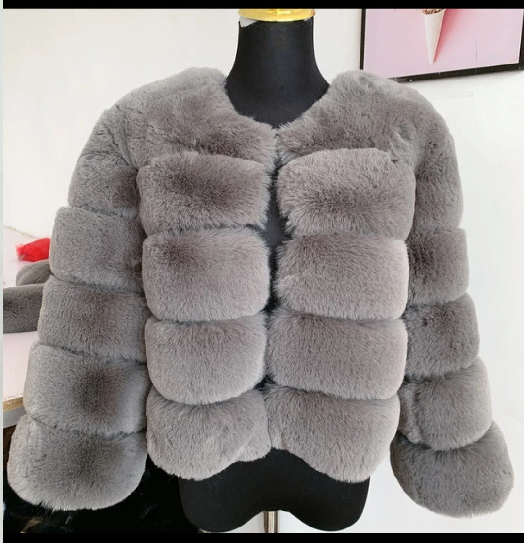 2023 Women Faux Fur Coat Jacket Korea Fashion Fur Coat Jacket Warm Feather Coats Cardigan Short Outercoat Party Elegant Outwear